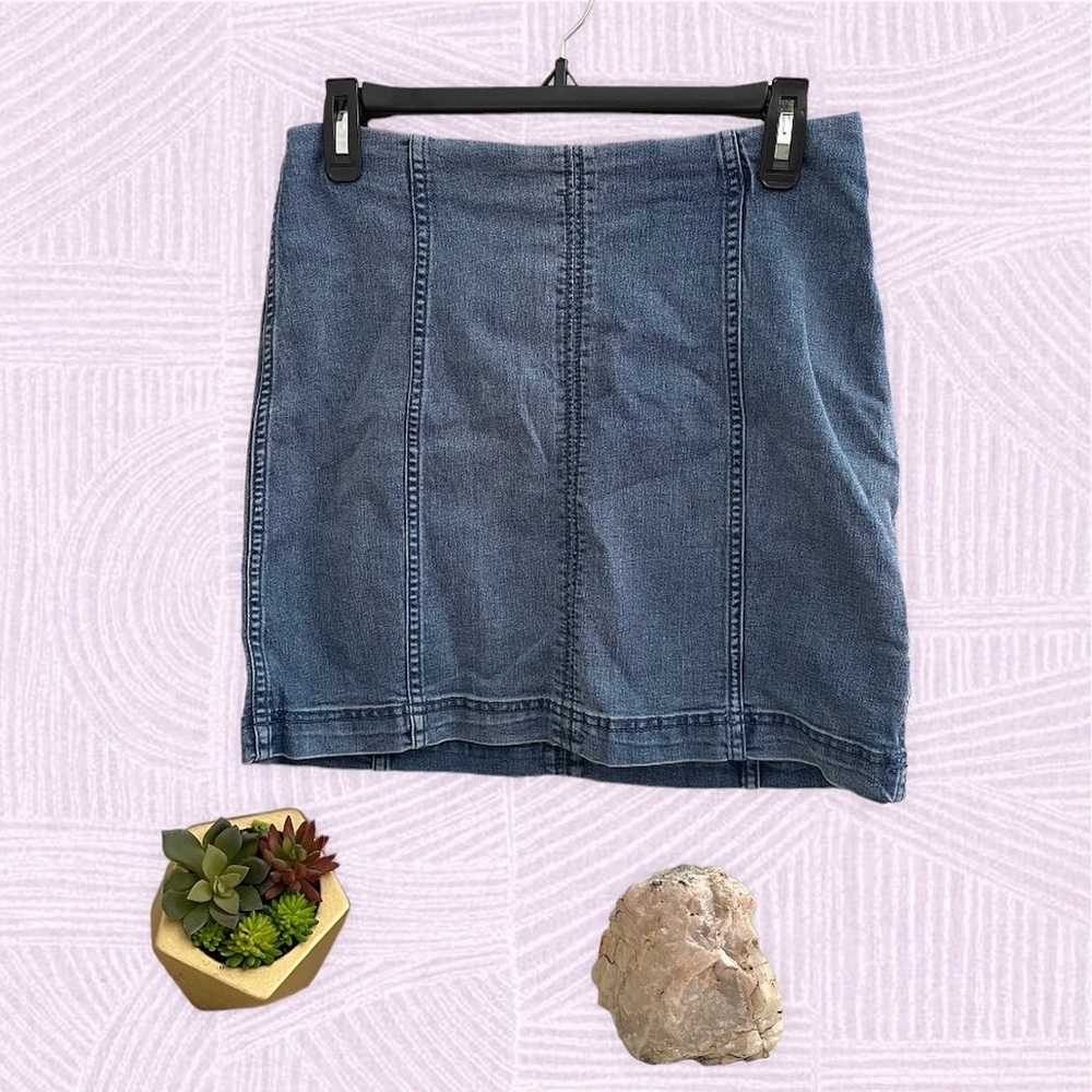 🫐free people “modern femme” denim skirt🫐